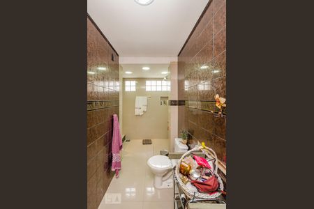 Casa à venda com 435m², 6 quartos e 4 vagas Casa à venda com 435m², 6 quartos e 4 vagasBanheiro da Suíte