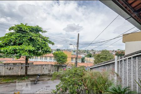 Casa à venda com 435m², 6 quartos e 4 vagas Casa à venda com 435m², 6 quartos e 4 vagasVaranda da Sala
