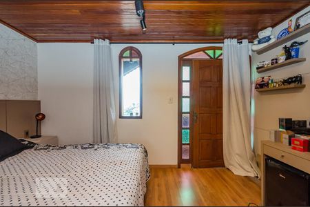 Casa à venda com 435m², 6 quartos e 4 vagas Casa à venda com 435m², 6 quartos e 4 vagasSuíte 2