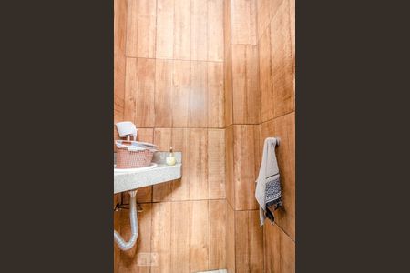 Casa à venda com 435m², 6 quartos e 4 vagas Casa à venda com 435m², 6 quartos e 4 vagasBanheiro de Serviço