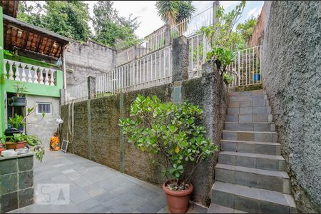 Casa à venda com 435m², 6 quartos e 4 vagas Casa à venda com 435m², 6 quartos e 4 vagasQuintal