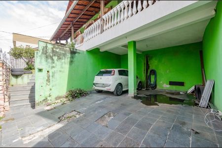 Casa à venda com 435m², 6 quartos e 4 vagas Casa à venda com 435m², 6 quartos e 4 vagasGaragem