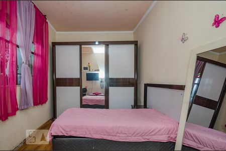 Casa à venda com 435m², 6 quartos e 4 vagas Casa à venda com 435m², 6 quartos e 4 vagasQuarto 3