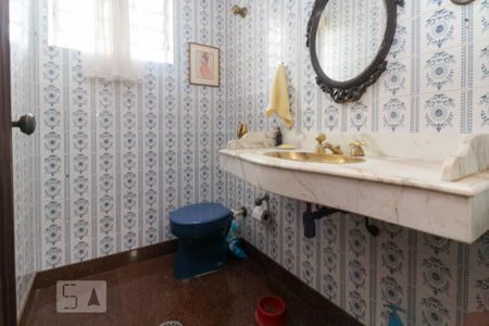 Casa para alugar com 400m², 4 quartos e 6 vagasLavabo