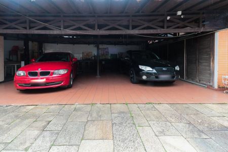 Casa para alugar com 400m², 4 quartos e 6 vagasQuintal