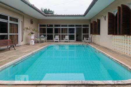 Casa para alugar com 400m², 4 quartos e 6 vagasPiscina