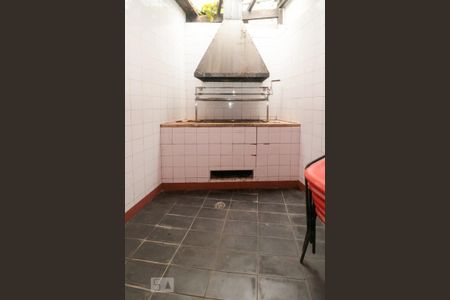 Casa para alugar com 400m², 4 quartos e 6 vagasChurrasqueira e forno