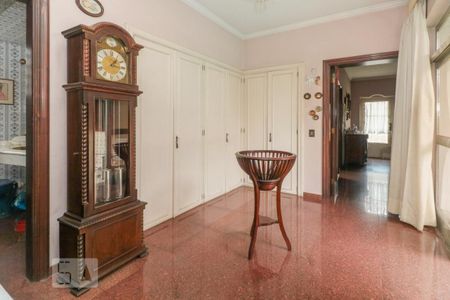 Casa para alugar com 400m², 4 quartos e 6 vagasHall