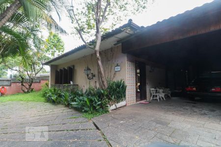 Casa para alugar com 400m², 4 quartos e 6 vagasEntrada