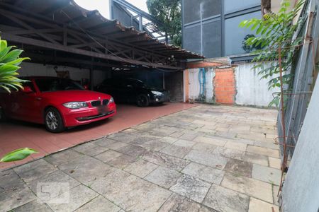 Casa para alugar com 400m², 4 quartos e 6 vagasQuintal