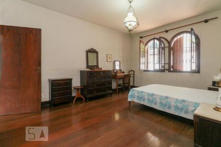 Casa para alugar com 400m², 4 quartos e 6 vagasSuíte