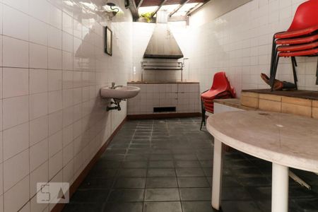 Casa para alugar com 400m², 4 quartos e 6 vagasChurrasqueira e forno