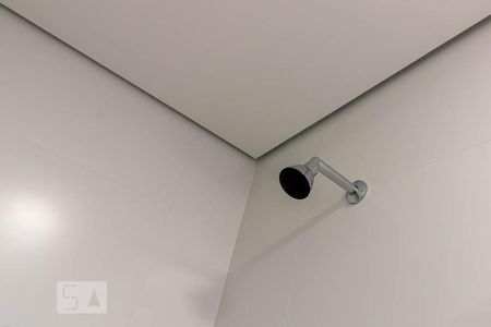 Banheiro de apartamento para alugar com 1 quarto, 28m² em Centro, Curitiba