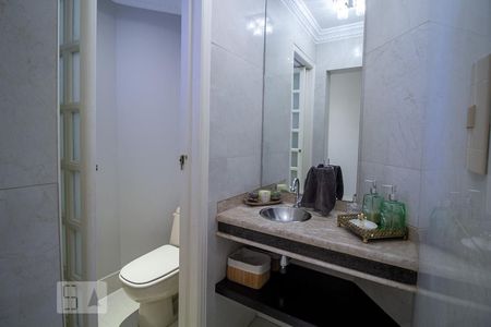 Casa à venda com 262m², 3 quartos e 4 vagasBanheiro 4