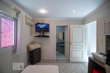 Casa à venda com 262m², 3 quartos e 4 vagasSuíte 2