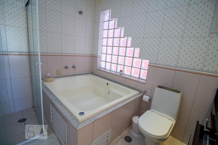 Casa à venda com 262m², 3 quartos e 4 vagasSuíte 3