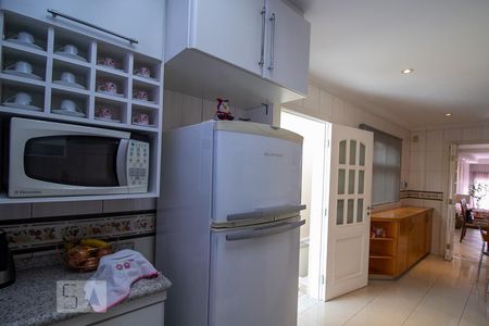 Casa à venda com 262m², 3 quartos e 4 vagasCozinha - Armários