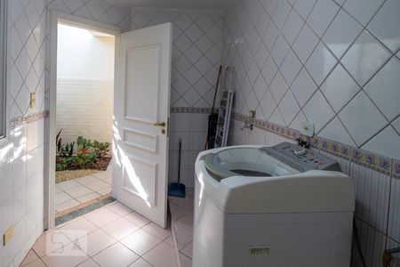 Casa à venda com 262m², 3 quartos e 4 vagasÁrea de Serviço