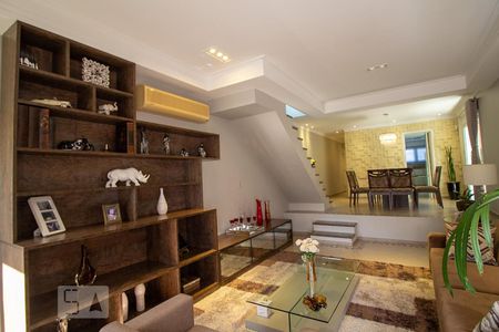 Sala de casa à venda com 3 quartos, 262m² em Sítio da Figueira, São Paulo