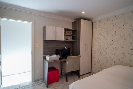 Casa à venda com 262m², 3 quartos e 4 vagasSuíte 2