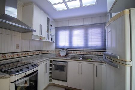 Casa à venda com 262m², 3 quartos e 4 vagasCozinha - Armários