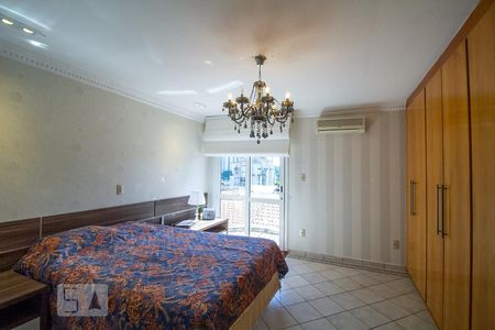 Casa à venda com 262m², 3 quartos e 4 vagasSuíte 3