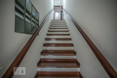 Escadas de casa à venda com 3 quartos, 400m² em Planalto Paulista, São Paulo