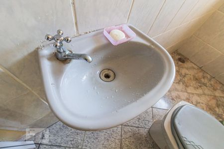 Casa à venda com 209m², 3 quartos e 2 vagasBanheiro da Edicula - Torneira