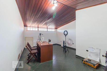Casa à venda com 209m², 3 quartos e 2 vagasSotão
