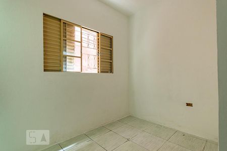 Quarto  de kitnet/studio para alugar com 1 quarto, 28m² em Parque das Paineiras, São Paulo