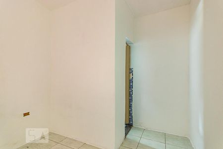 Quarto  de kitnet/studio para alugar com 1 quarto, 28m² em Parque das Paineiras, São Paulo