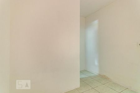 Quarto  de kitnet/studio para alugar com 1 quarto, 28m² em Parque das Paineiras, São Paulo
