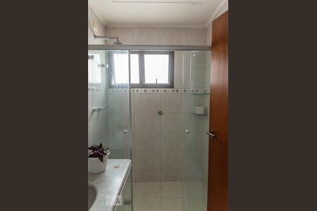 Apartamento à venda com 373m², 4 quartos e 3 vagasBanheiro da Suíte 2