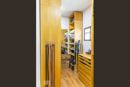 Apartamento à venda com 373m², 4 quartos e 3 vagasCloset da suíte