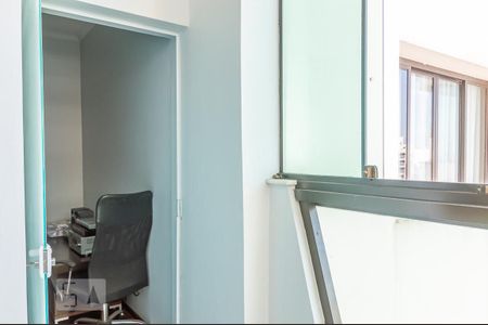 Apartamento à venda com 373m², 4 quartos e 3 vagasSacada do Quarto 1 e 2