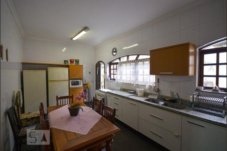 Casa para alugar com 600m², 8 quartos e 5 vagas Casa para alugar com 600m², 8 quartos e 5 vagasCozinha