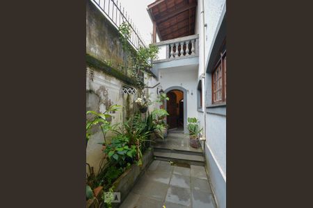 Casa para alugar com 600m², 8 quartos e 5 vagas Casa para alugar com 600m², 8 quartos e 5 vagasQuintal