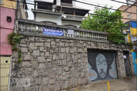 Casa para alugar com 600m², 8 quartos e 5 vagas Casa para alugar com 600m², 8 quartos e 5 vagasFachada