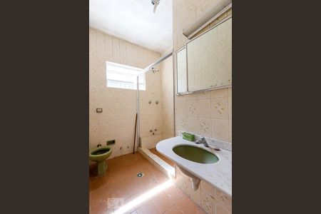 Casa à venda com 210m², 3 quartos e 2 vagasBanheiro da Suíte