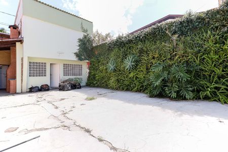 Casa à venda com 210m², 3 quartos e 2 vagasQuintal