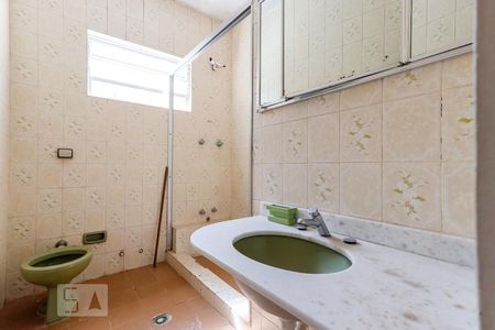 Casa à venda com 210m², 3 quartos e 2 vagasBanheiro da Suíte