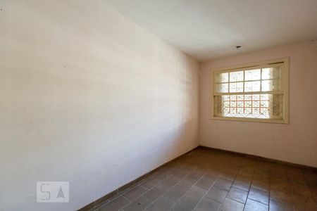 Casa à venda com 210m², 3 quartos e 2 vagasQuarto de Serviço