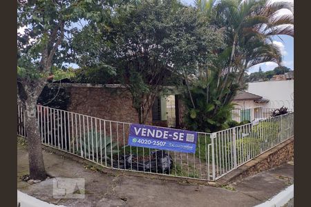 Casa à venda com 210m², 3 quartos e 2 vagasFachada