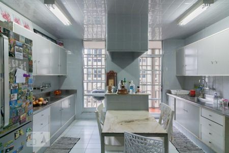 Apartamento para alugar com 190m², 3 quartos e 1 vagaCozinha