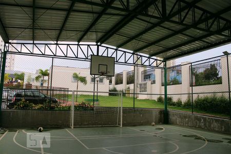 Apartamento para alugar com 43m², 2 quartos e 2 vagas Apartamento para alugar com 43m², 2 quartos e 2 vagasÁrea comum - Quadra esportiva