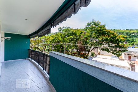 Apartamento para alugar com 72m², 2 quartos e 1 vaga Apartamento para alugar com 72m², 2 quartos e 1 vagaVaranda da Suite