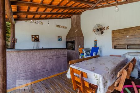 Casa à venda com 202m², 3 quartos e 3 vagasChurrasqueira