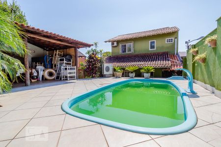 Casa à venda com 202m², 3 quartos e 3 vagasPiscina
