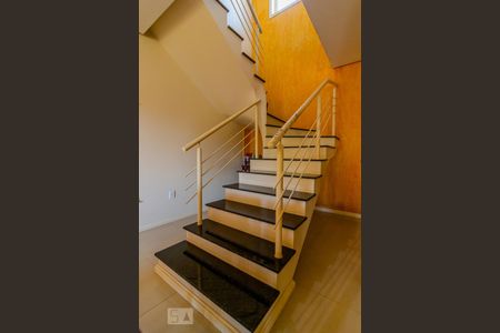 Casa à venda com 202m², 3 quartos e 3 vagasEscada