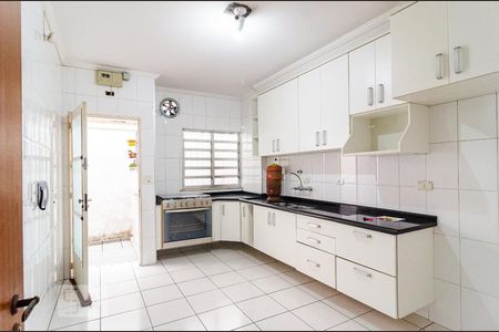 Casa à venda com 240m², 3 quartos e 4 vagas Casa à venda com 240m², 3 quartos e 4 vagasCozinha